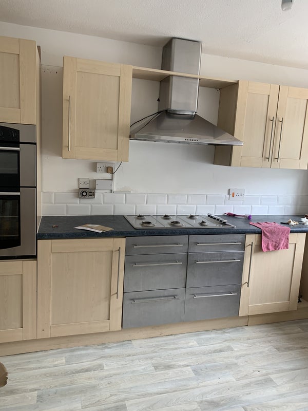 Photo 1: Kitchen