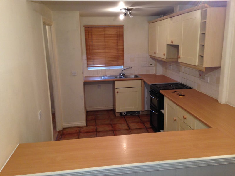Photo 1: Kitchen