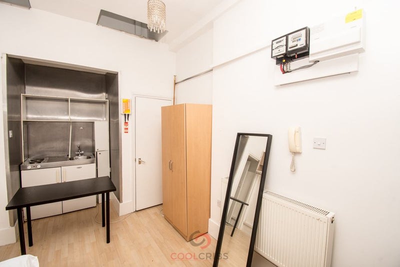 'Studio in Caledonian Road ,Islington, London, N1' Room to Rent from