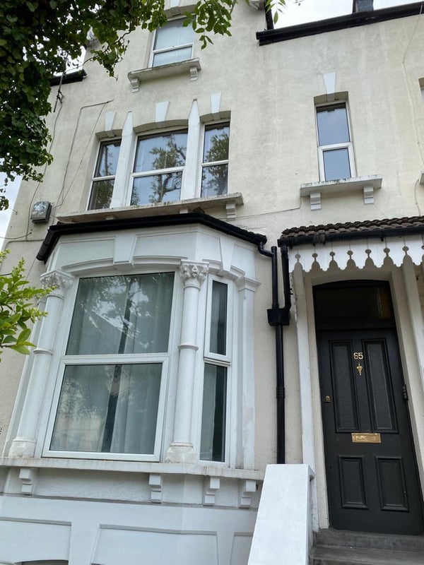 'Spacious 2 bed flat In the heart of Muswell Hill' Room to Rent from