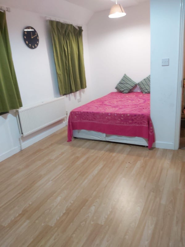 'Very big size double room to rent in Dagenham ' Room to Rent from