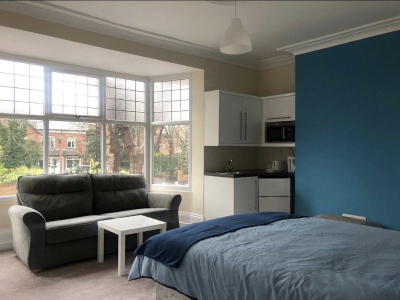 'Studio flat bills included ' Room to Rent from SpareRoom