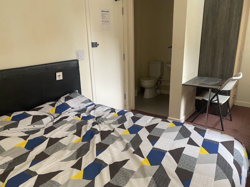 'EnSuite Dss Supported Room to Rent from SpareRoom