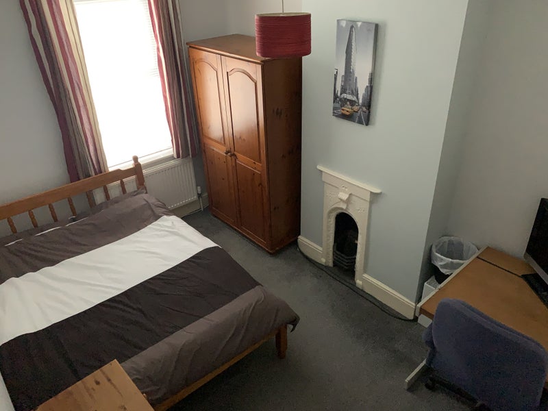 '1x Dble Room Swindon, Available 13th Jan 2024' Room to Rent from SpareRoom