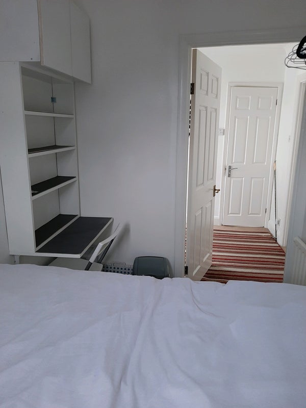 Photo 1: Single room