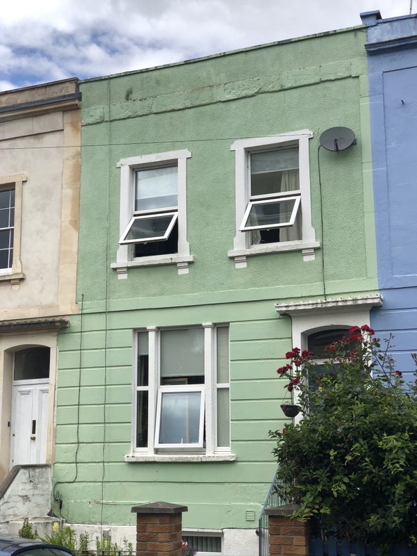 Photo 1: Attractive period town-house