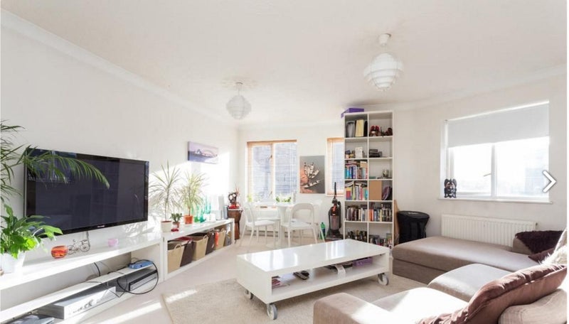 Photo 1: Living room