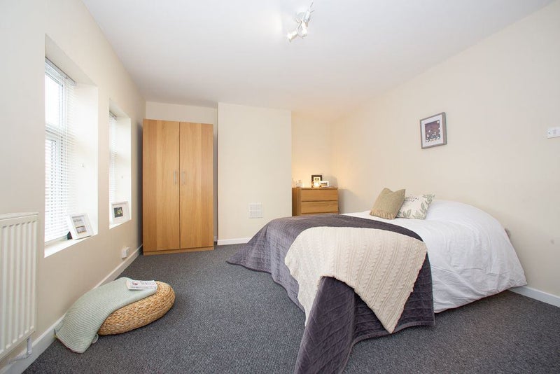 '80a Town Street, Horsforth Houseshare' Room to Rent from SpareRoom