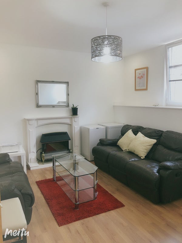 'Double Rooms - All Bills Included in Edinburgh ' Room to Rent from ...