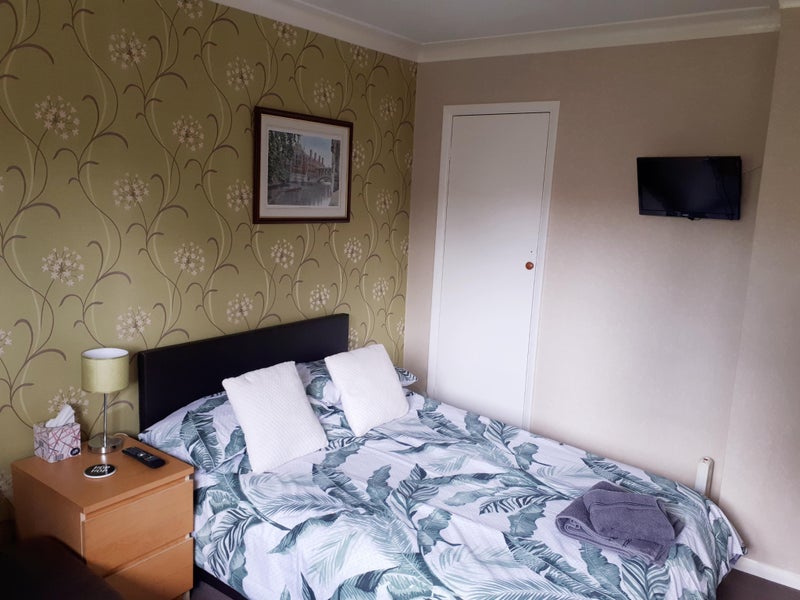 'Luxury Double Room, Cranham/Upminster £600pcm' Room to Rent from SpareRoom