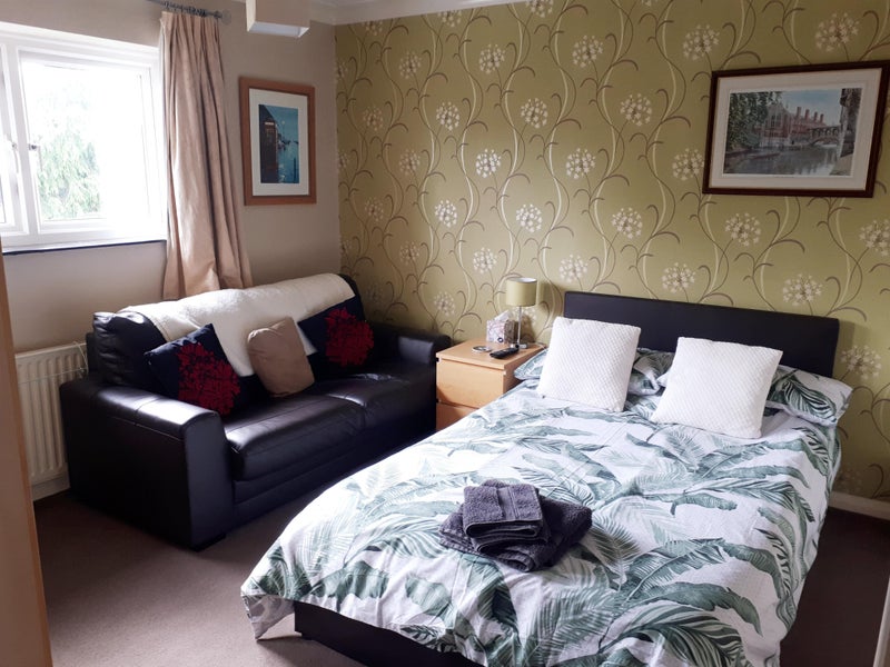 'Luxury Double Room, Cranham/Upminster £600pcm' Room to Rent from SpareRoom