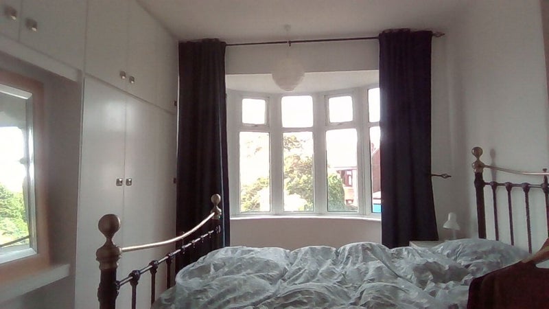 Photo 1: Double room with bay window