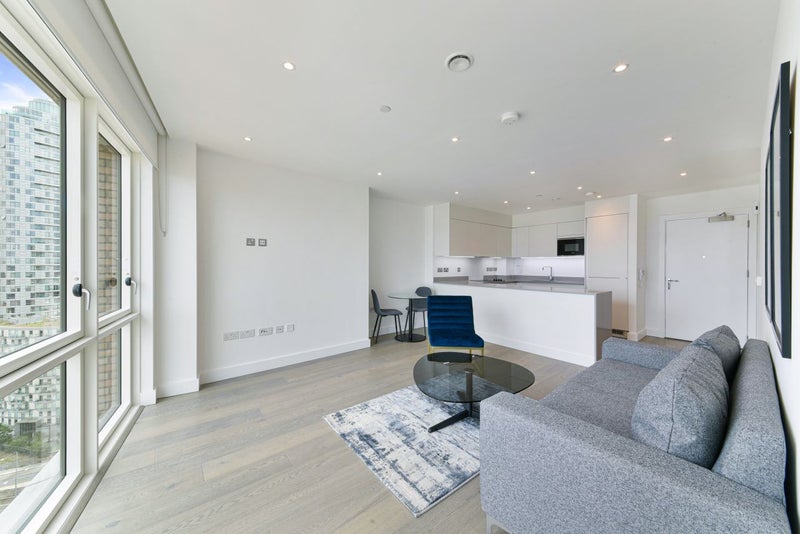 ' 1 Bed Canary Wharf Blackwall 19th Floor Concierge' Room to Rent from