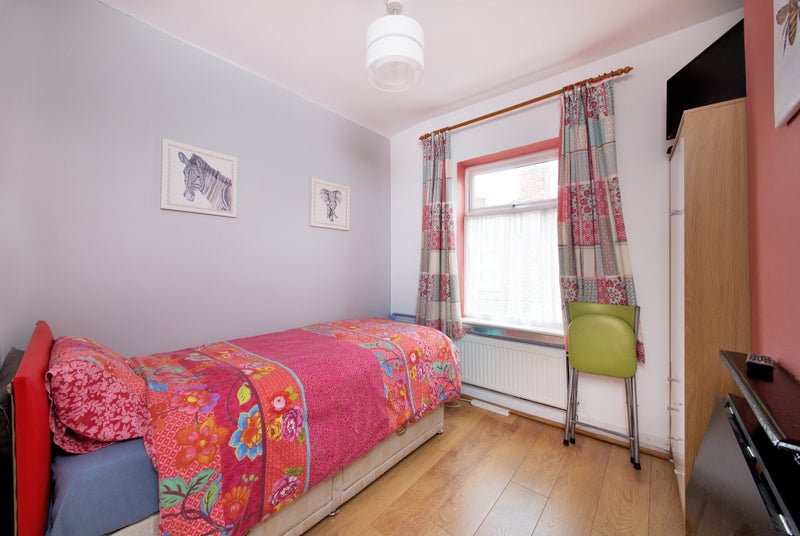 Photo 1: Single Room