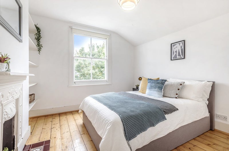 'Bright double bedroom in Abbeville Village' Room to Rent from SpareRoom
