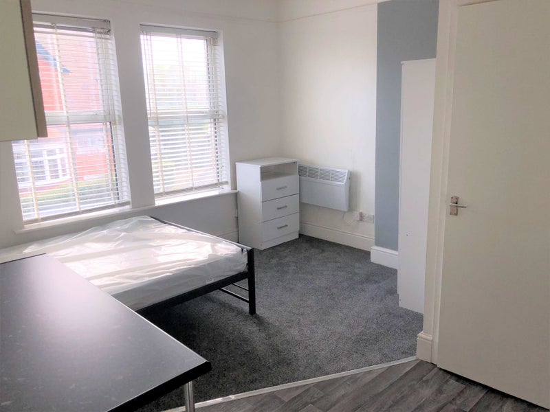 Dudley Town Centre Brand New Studios & Flats **' Room to Rent from SpareRoom