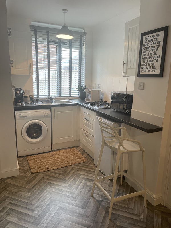 '1 bed self contained annexe to rent MonFri only ' Room to Rent from