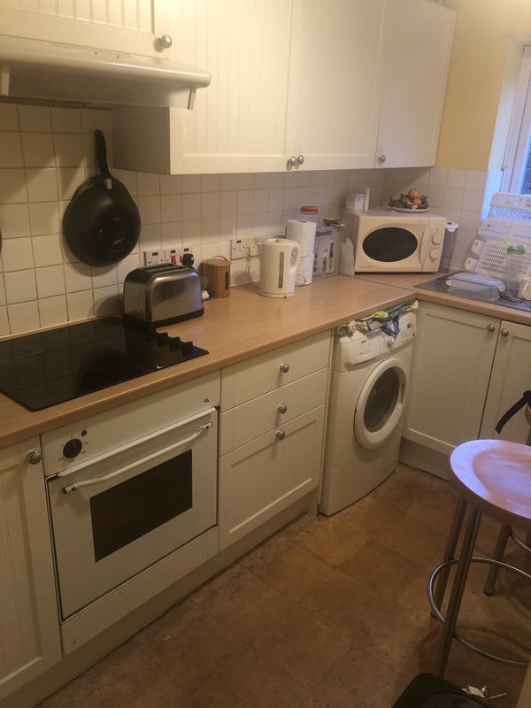 Photo 2: Kitchen 