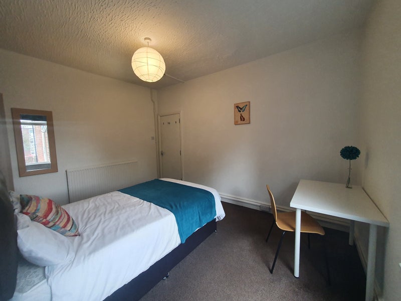 '🏡Warm, clean, stylish room, nr centre' Room to Rent from SpareRoom