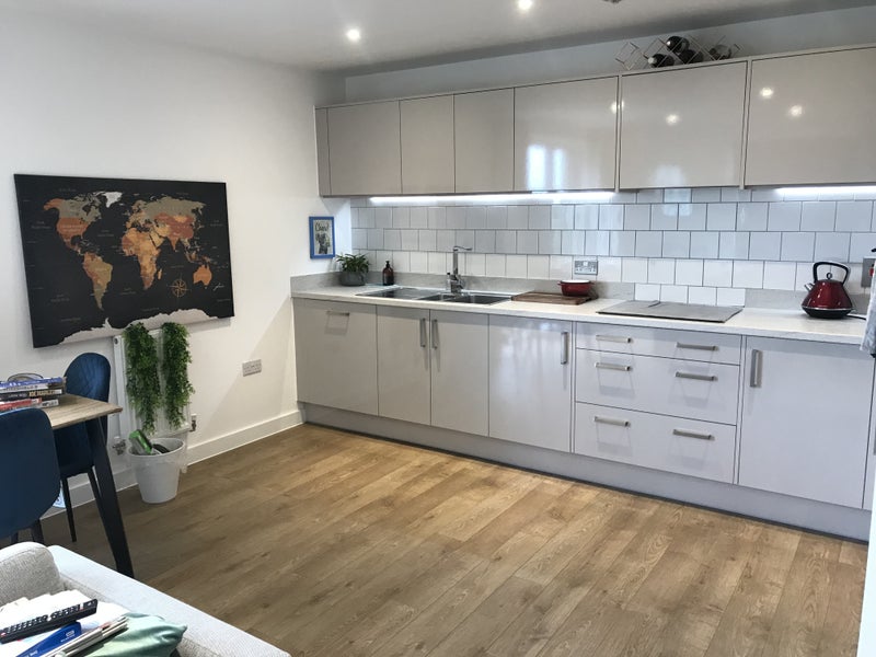 Photo 1: modern kitchen