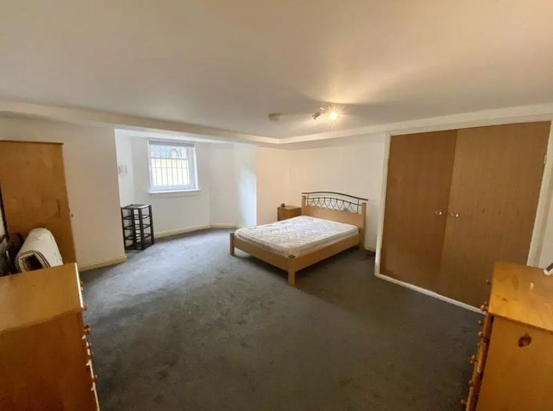 'Fantastic 1 Bedroom Flat to let in Whalley Range' Room to Rent from