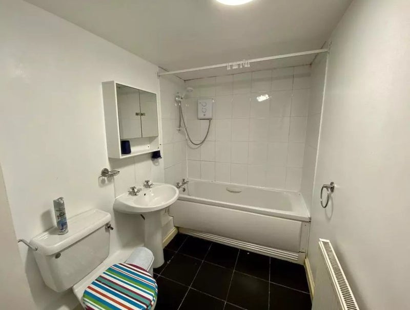 'Fantastic 1 Bedroom Flat to let in Whalley Range' Room to Rent from