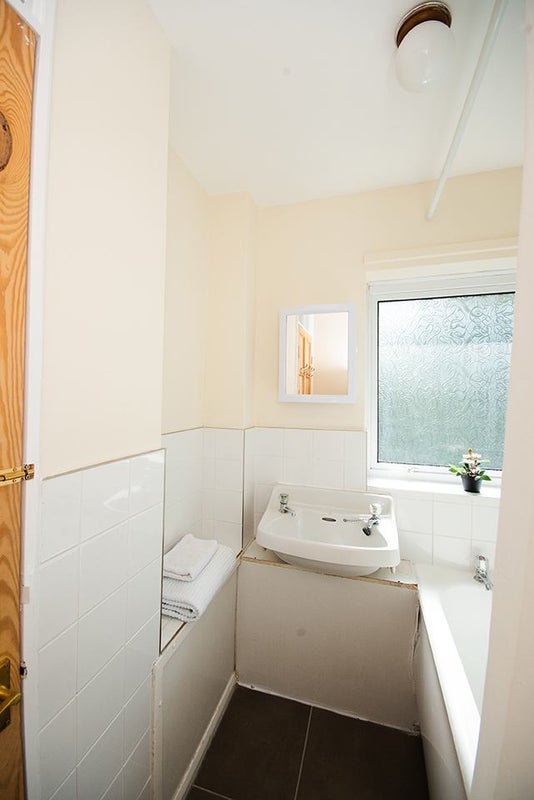 'Room, Handforth/Wilmslow' Room to Rent from SpareRoom