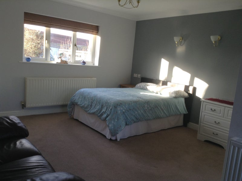 Photo 1: Bedroom area