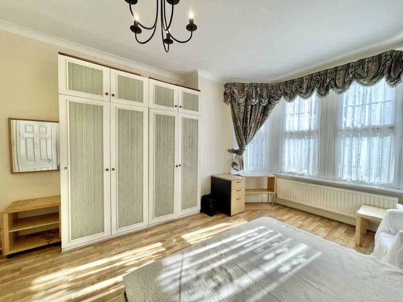 'Studio Finchley Central N3, £850 bill inc exc Tax' Room to Rent from