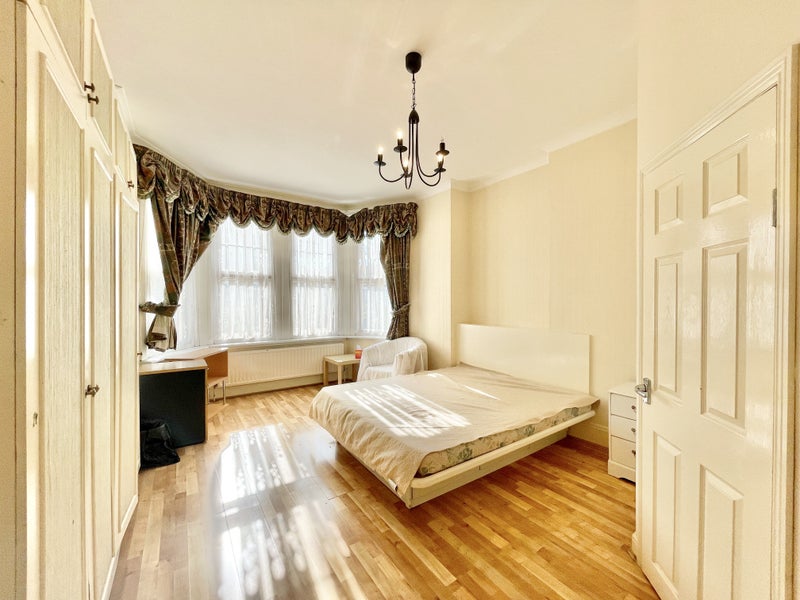 'Studio Finchley Central N3, £850 bill inc exc Tax' Room to Rent from