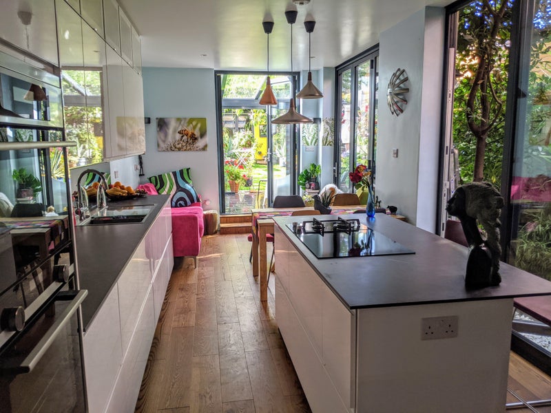 Photo 1: Kitchen facing Garden