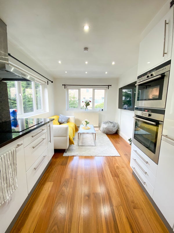 Photo 1: Kitchen