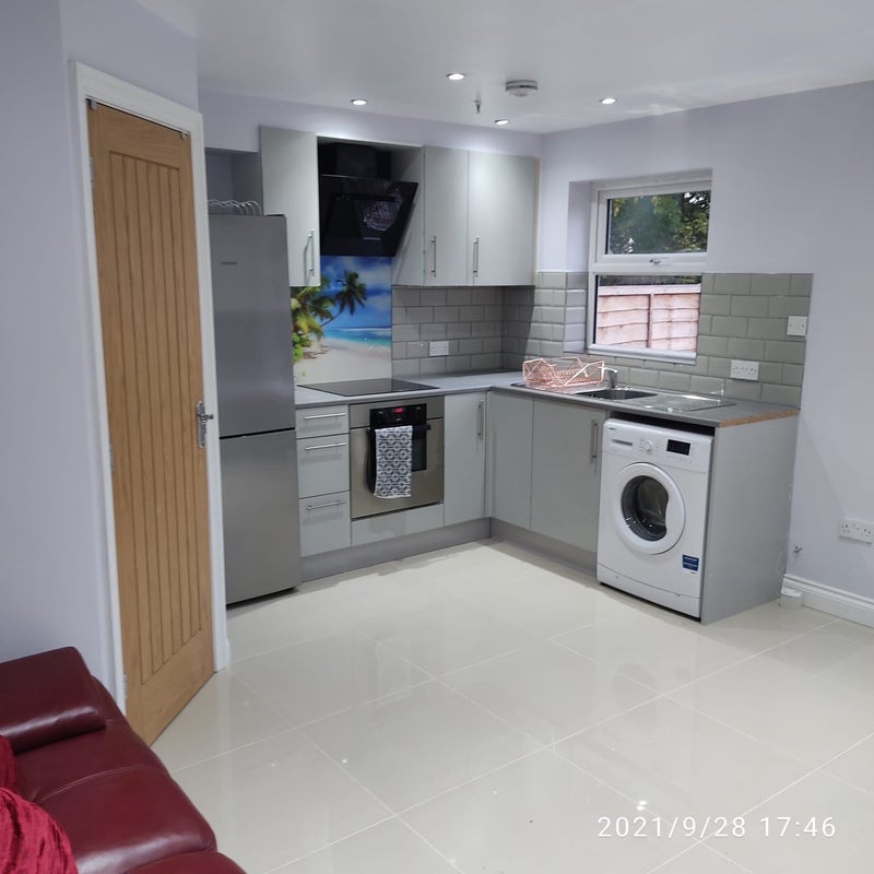 'Private Studio Central Maidenhead £800 ' Room to Rent from SpareRoom