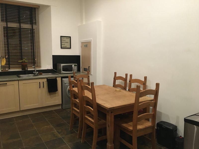 'Large Furnished Double Room to Rent, Rutherglen' Room to Rent from
