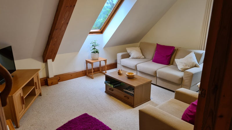 Photo 1: lounge