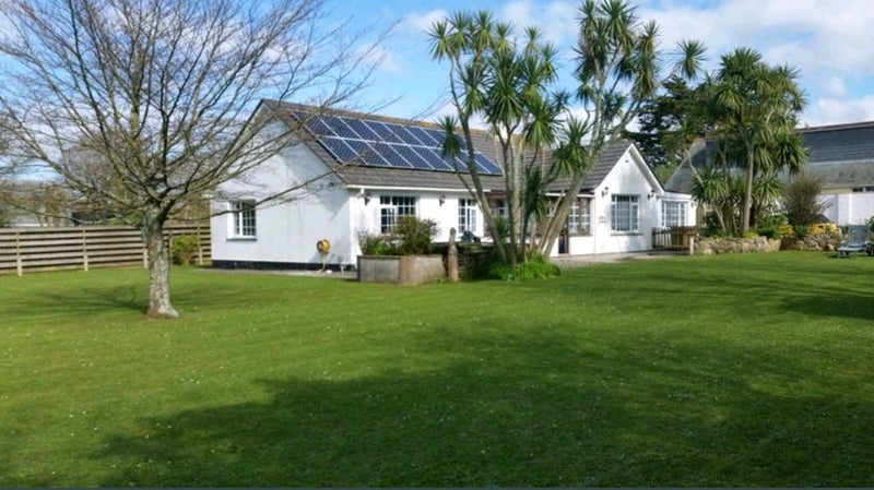 Photo 1: Large Garden