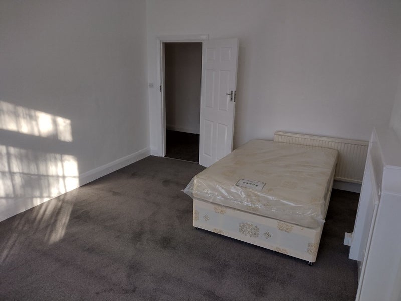 '2 bedroom flat to rent ideal for 2 students ' Room to Rent from SpareRoom