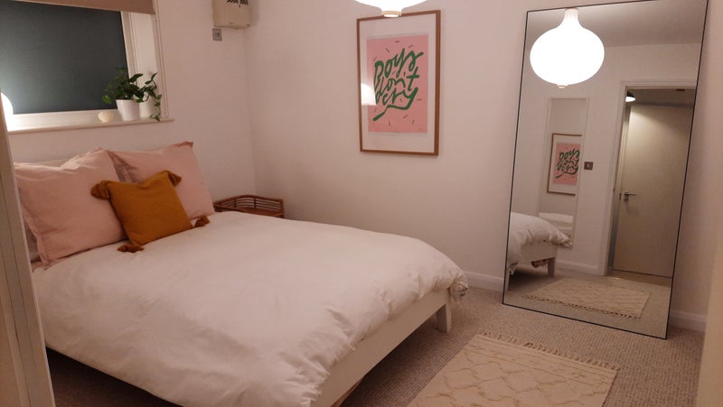 Photo 1: Large double bedroom