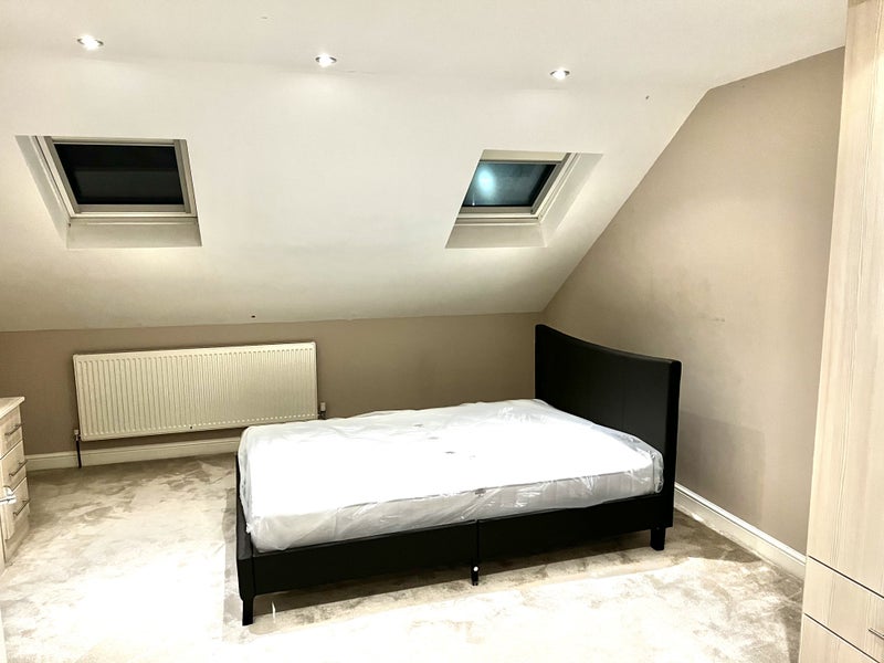 Photo 1: Room (Yours)