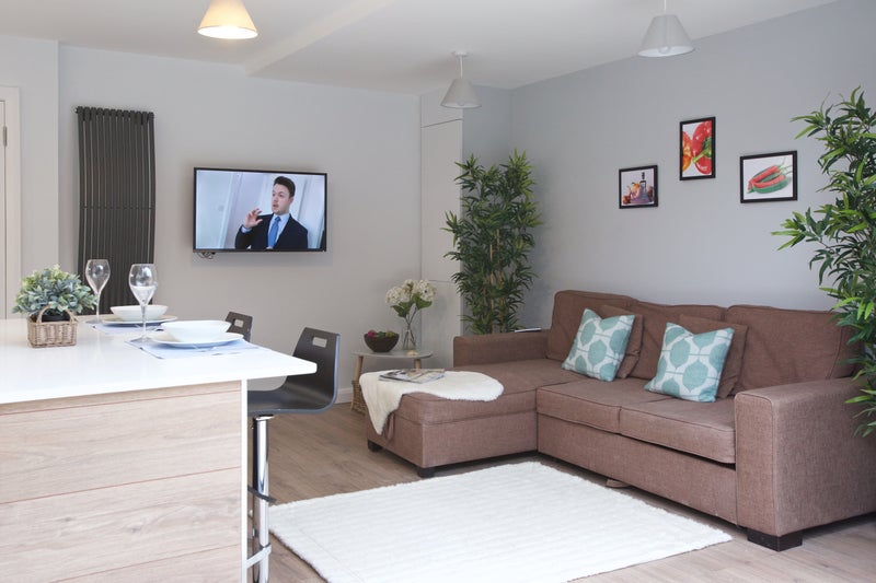 Photo 1: Ground Floor Living Room 