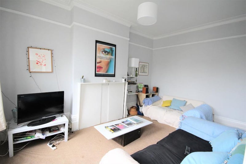 'Spacious 5 Bedroom Flat Finsbury Park' Room to Rent from SpareRoom