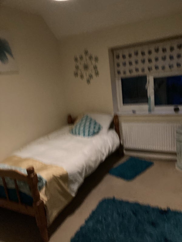 'Single Bedroom In MiltonUnderWychwood' Room to Rent from SpareRoom