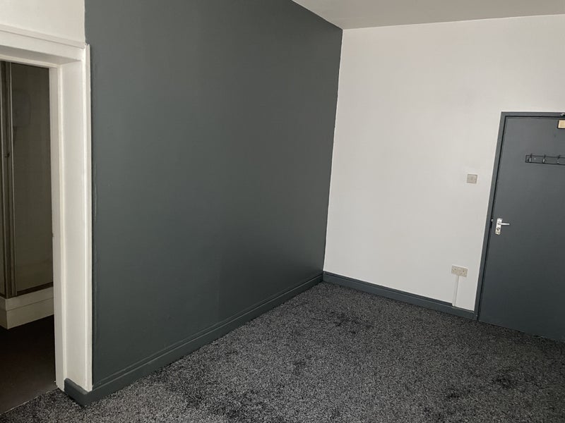 'Brand New Studio Apartment West Brom High St' Room to Rent from SpareRoom