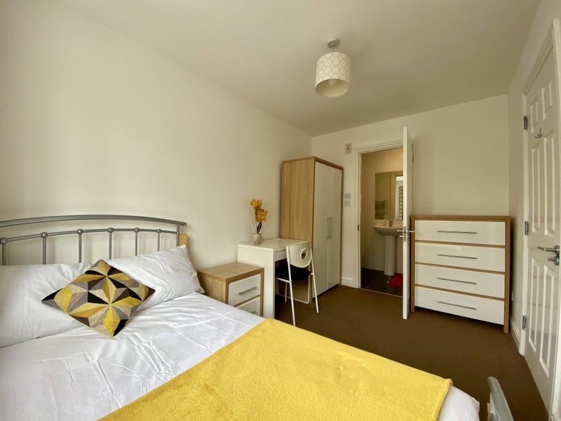 'Stopsley/Wigmore RoomsbySue' Room to Rent from SpareRoom