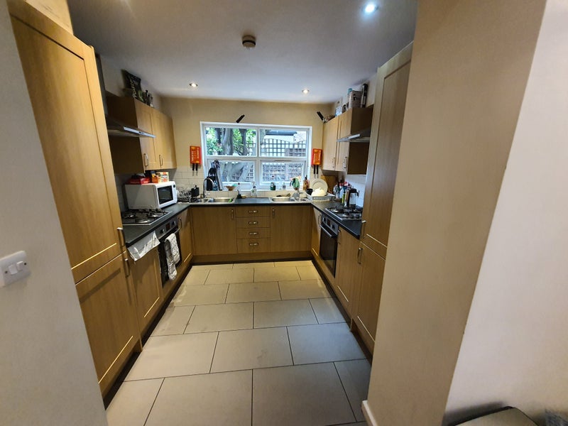 Photo 1: Large Kitchen