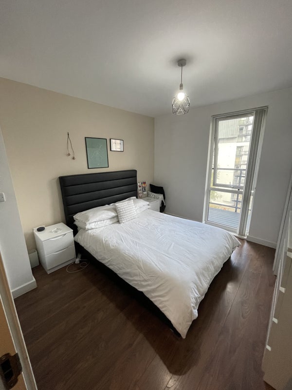 'Double room in Castlefield appt with own bathroom' Room to Rent from SpareRoom