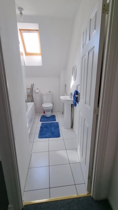 Photo 8: Bathroom
