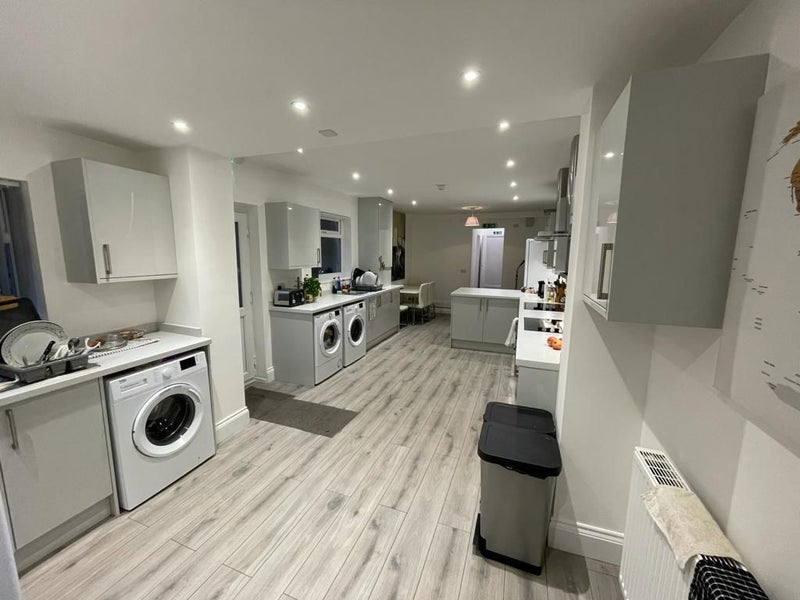 Photo 1: Kitchen/Diner