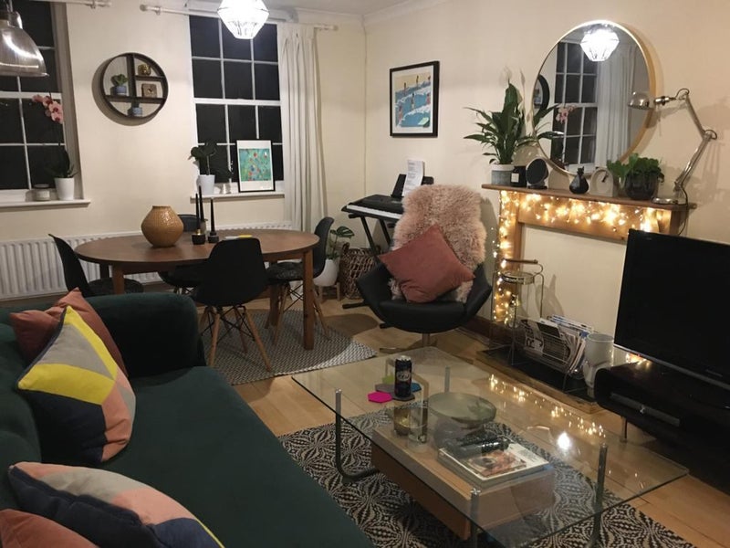 Photo 1: Living Room 