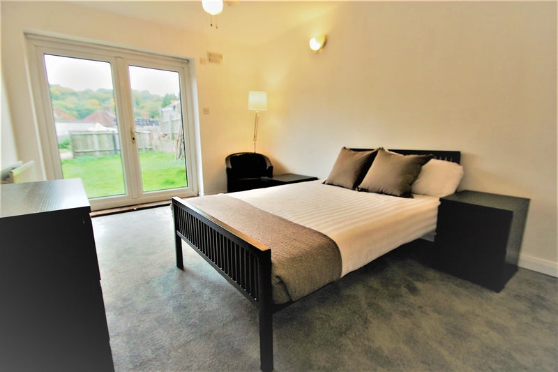 Photo 1: Room 1 - Additional garden entrance